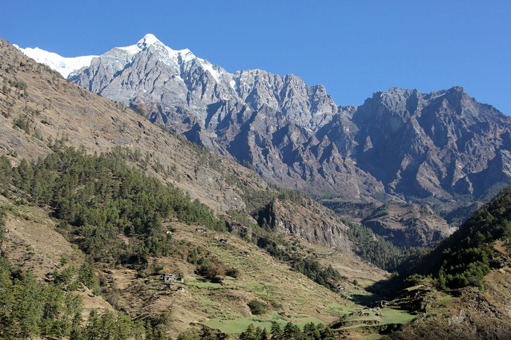 Tsum Valley Trek Trekking Hike Hiking Nepal