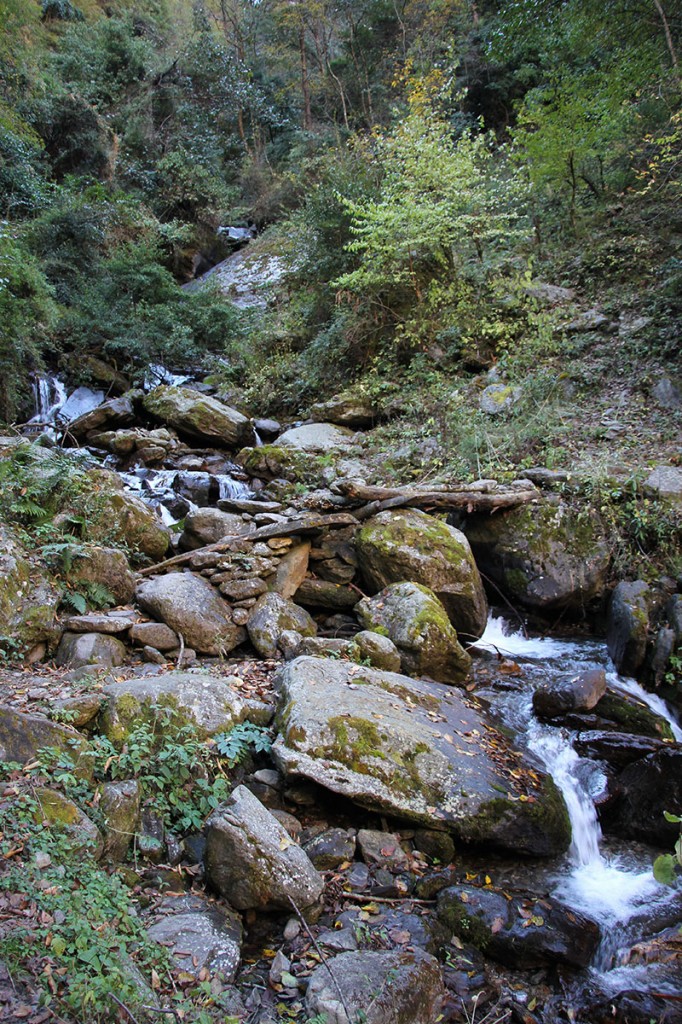 Ghalegaun Trek trekking hiking hike Stream Nepal